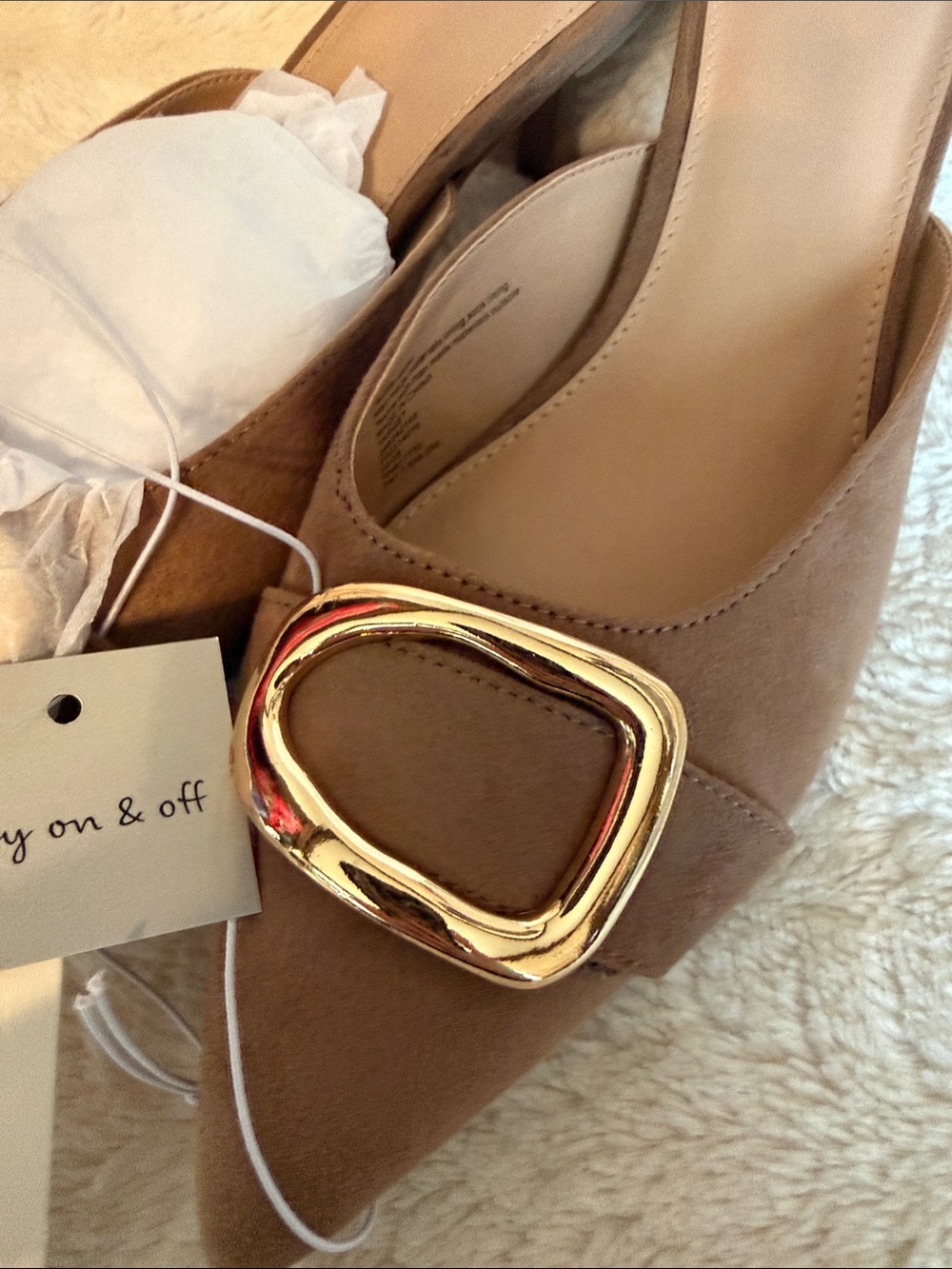 A New Day Larissa Beige Pointed Toe Gold Buckle Kitten Heel Mules Womens 8 NEW - Picture 4 of 10